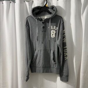 Aeropostale Men's "New York" Gray Hoodie With 3 Buttons Placket Size Large